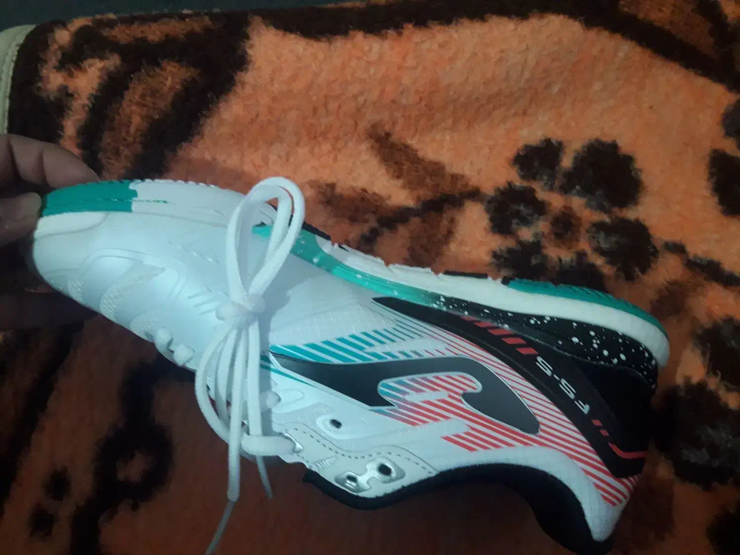 کتونی فوتسال|کیف، کفش، کمربند|قرچک, پویینک|دیوار