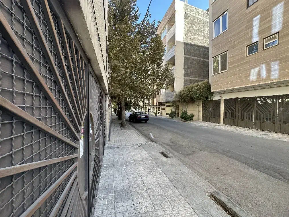 آپارتمان فروشی طبقه چهارم صیادقبل فکوری|فروش آپارتمان|مشهد, هفت تیر (آب و برق)|دیوار