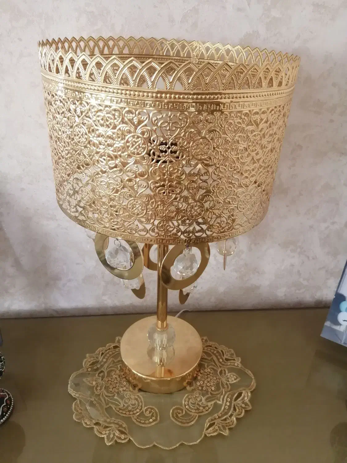 آباژور رومیزی طلایی|چراغ خواب و آباژور|بروجرد, |دیوار