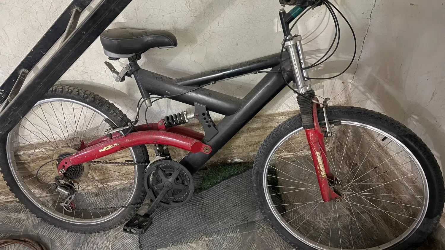 دوچرخه|دوچرخه، اسکیت، اسکوتر|چهارباغ, |دیوار