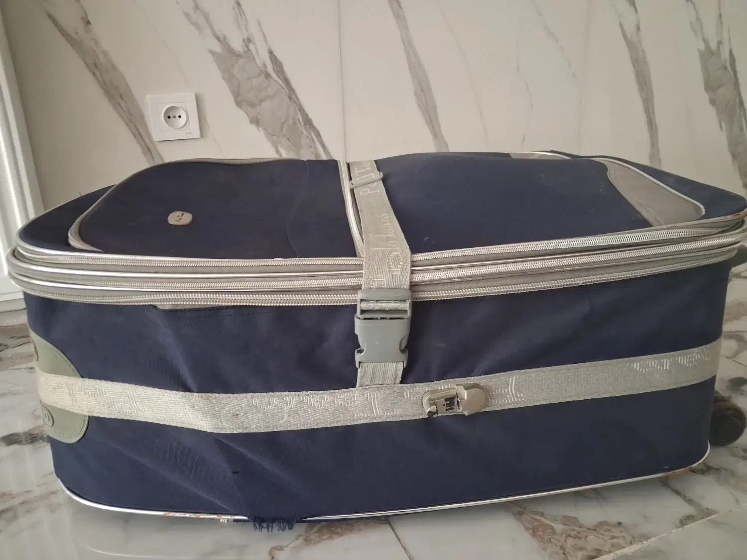 چمدان سایز بزرگ|کیف، کفش، کمربند|اسکو, |دیوار