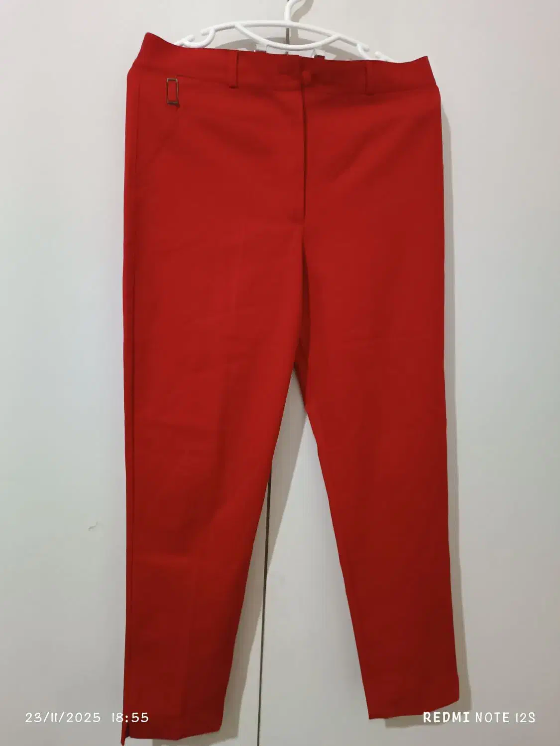 پنجاه تومن|لباس|پرند, فاز ۴|دیوار