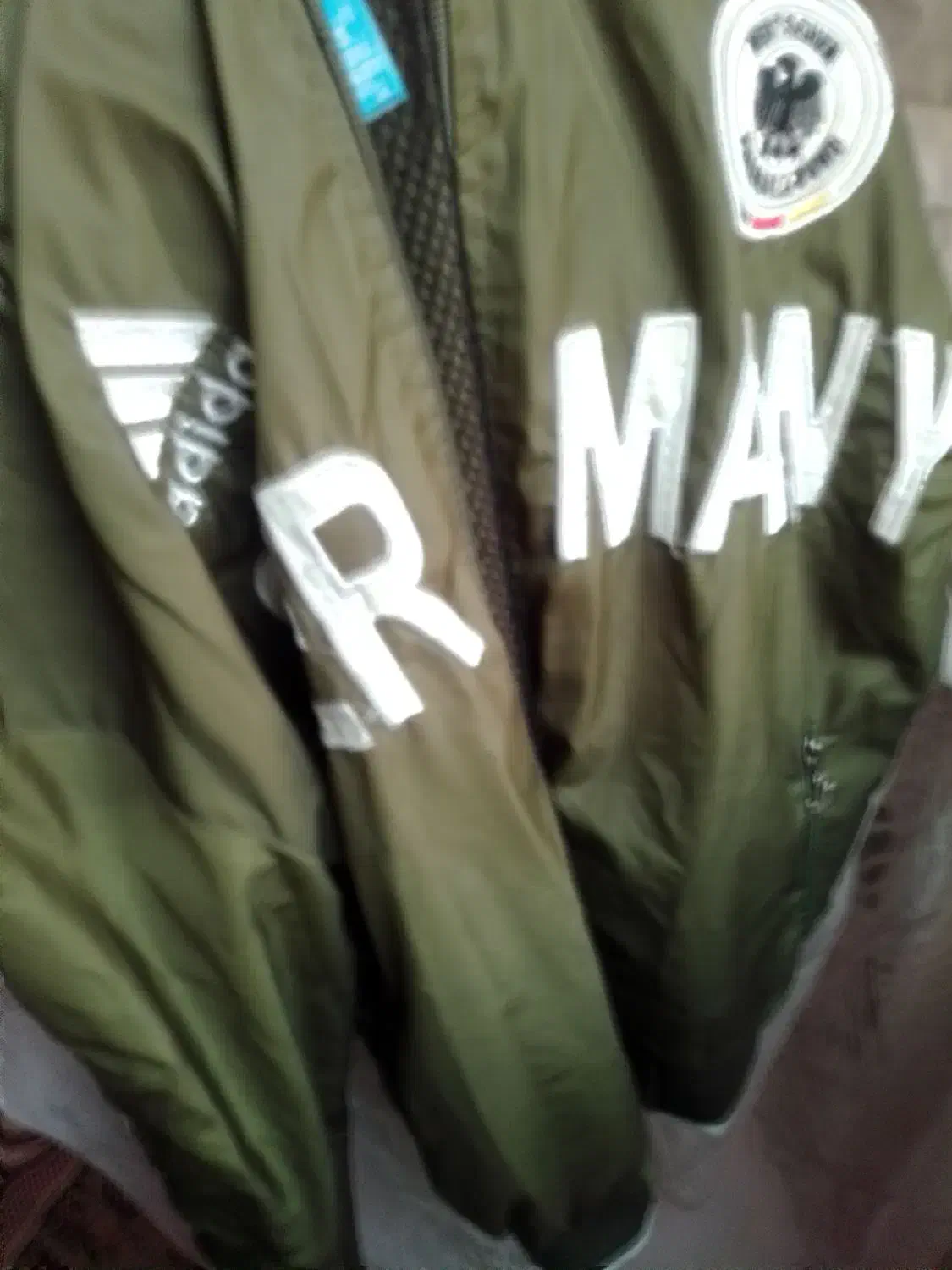 کاپشن|لباس|تهران, اتابک|دیوار