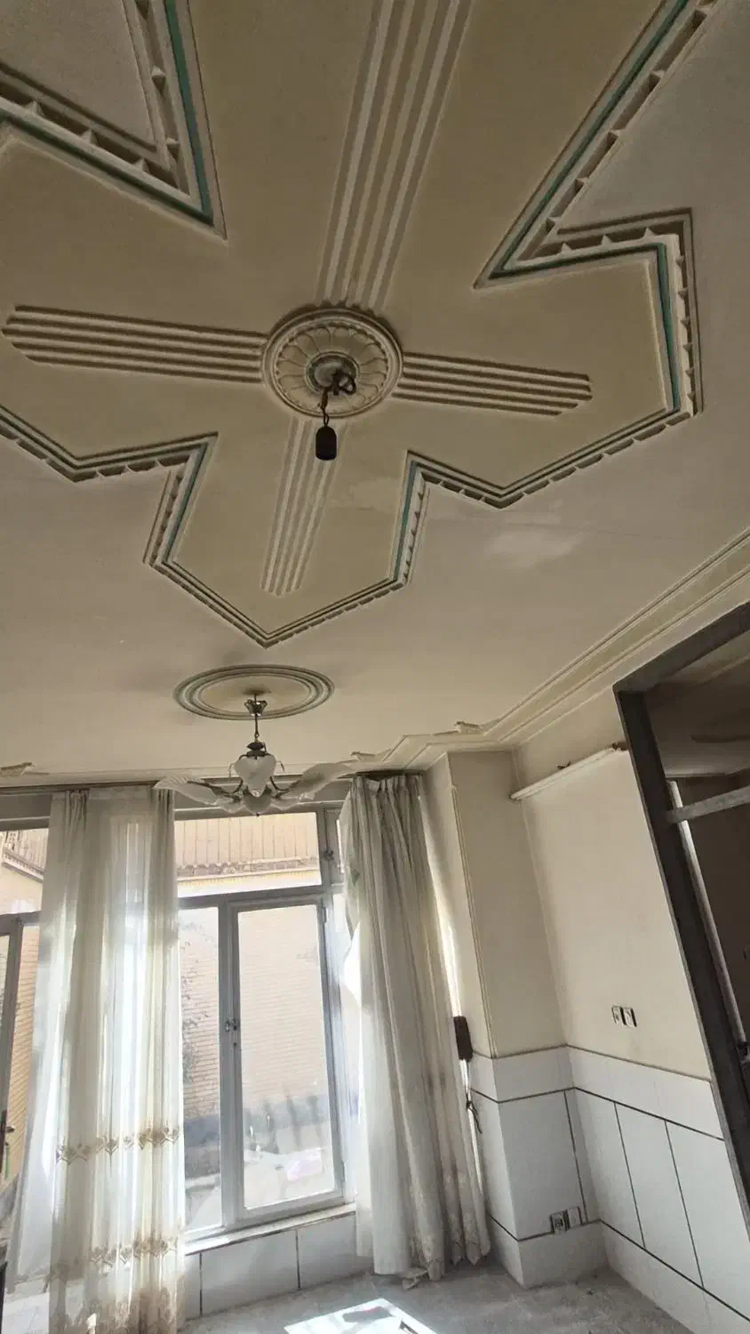 لوستر یک جفت|لوستر و چراغ آویز|اصفهان, قهجاورستان|دیوار