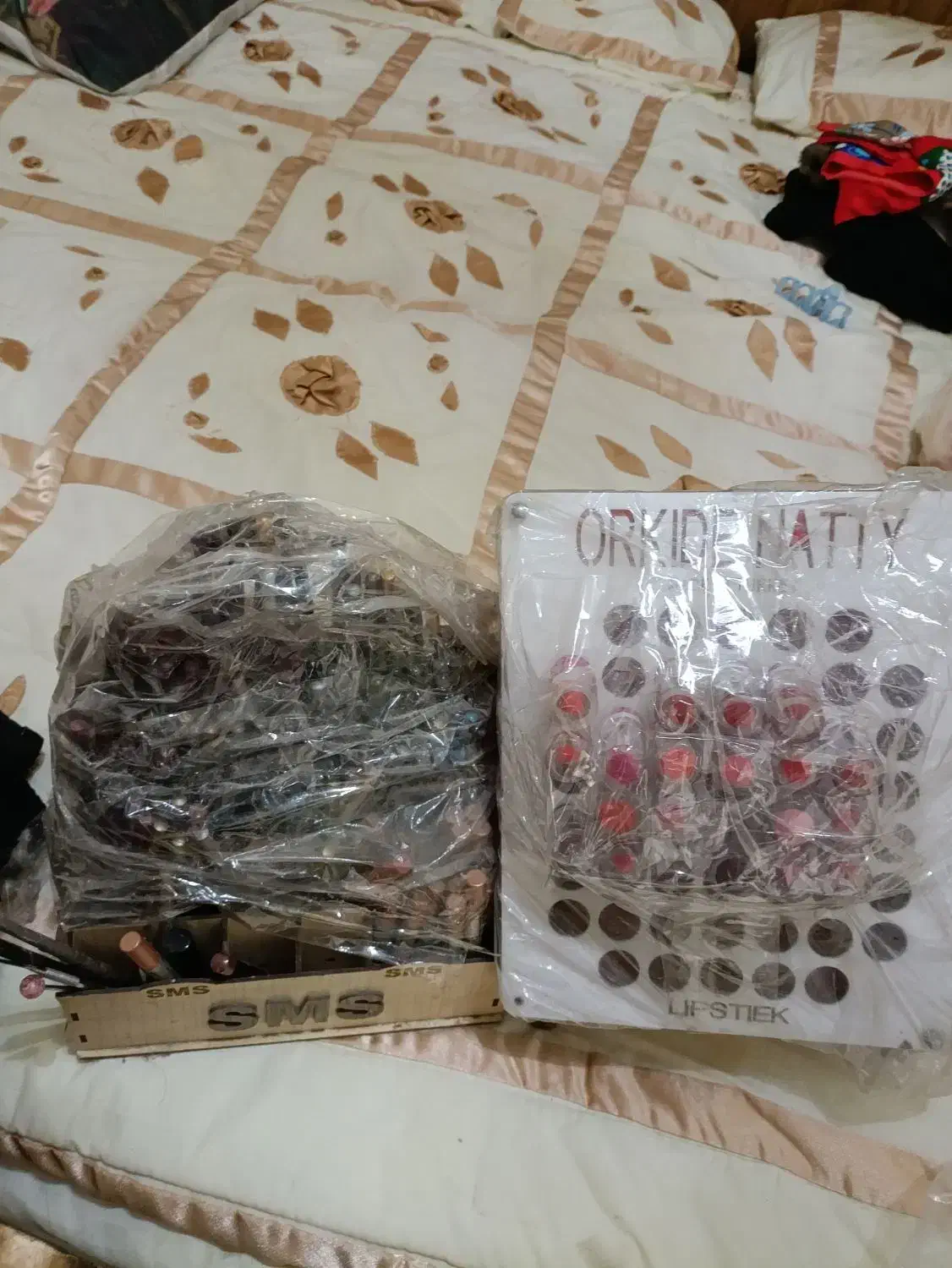 رژلب. مداد چشم. نونو|آرایشی، بهداشتی، درمانی|تهران, باغ خزانه|دیوار