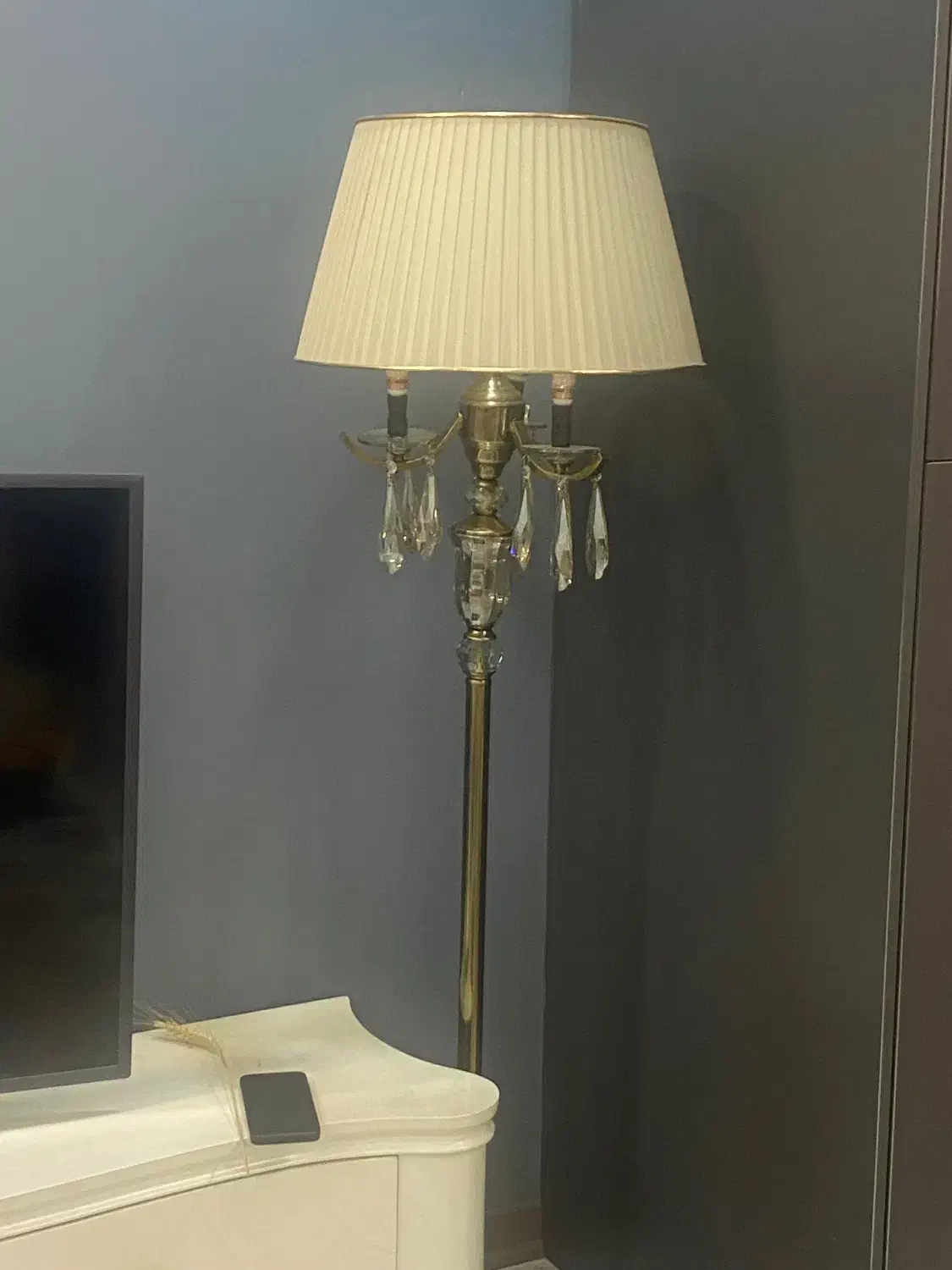 آباژور|چراغ خواب و آباژور|تهران, نیروی هوایی (پیروزی)|دیوار