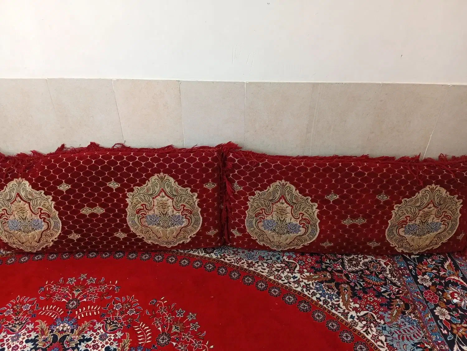 پشتی|پشتی|بیرجند, |دیوار