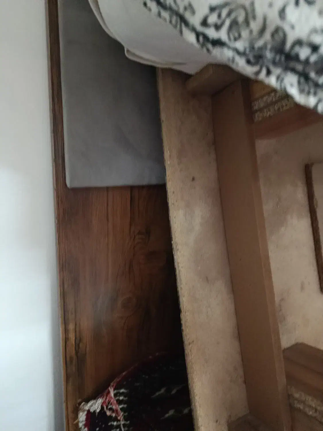 تخت کاملا در حد نو|تخت و سرویس خواب|قرچک, باقرآباد|دیوار