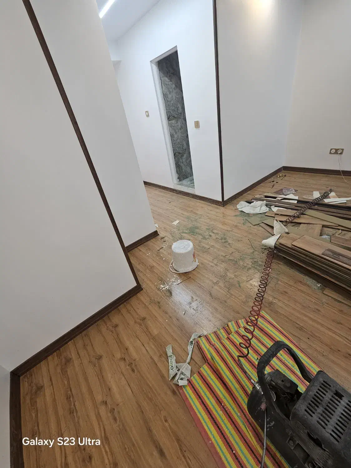 نصاب نصب واجرا قرنیز لمینت و کفپوش|خدمات پیشه و مهارت|تهران, حکیمیه|دیوار