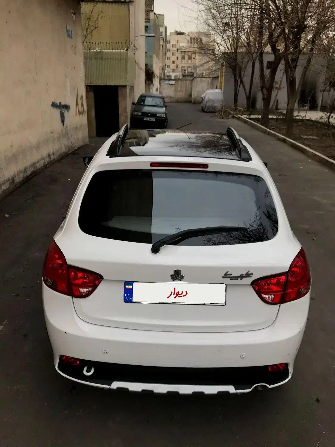 کوئیک R اخر 403|خودرو سواری و وانت|تهران, مینای شمالی (مخبر)|دیوار