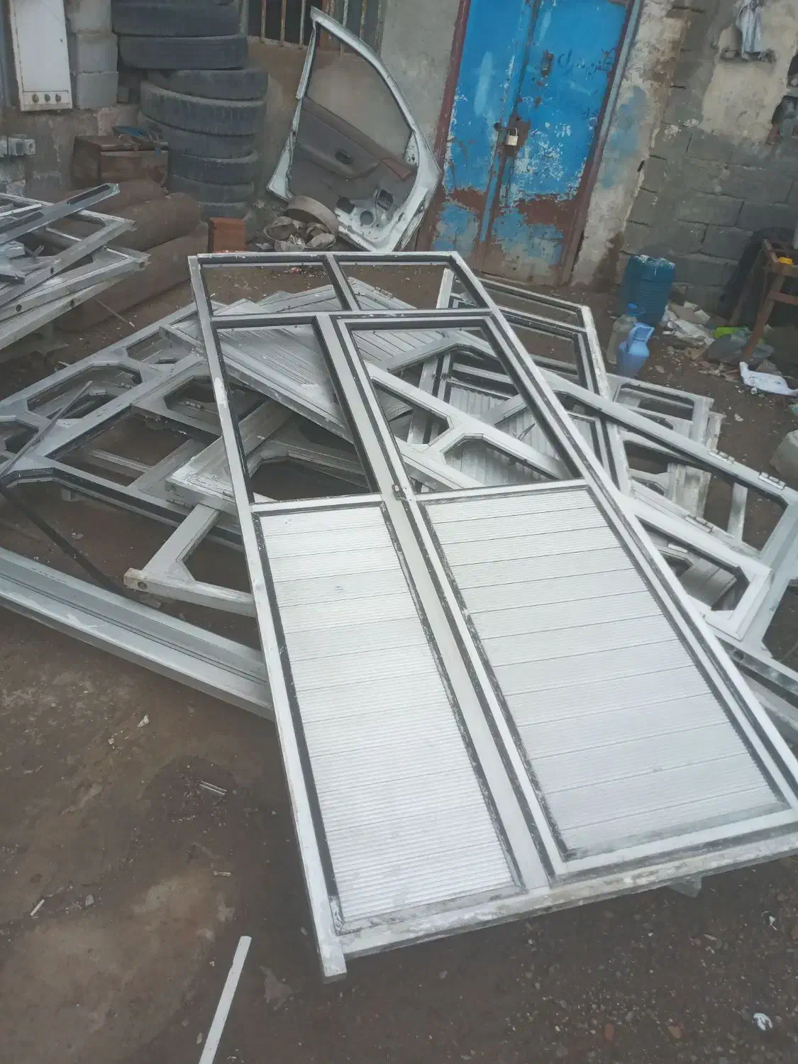 خرید ضایعات درب پنجره آلومیینوم میلگرد تیرآهن برنز|عمده‌فروشی|مرند, |دیوار