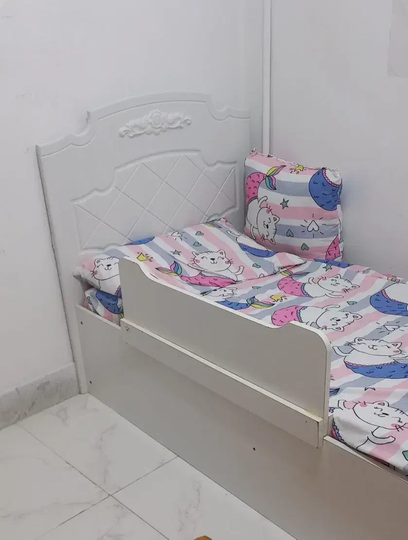 سرویس چوب تخت ،کمد، میز تحریر،|تخت و سرویس خواب|ورامین, ورامین|دیوار