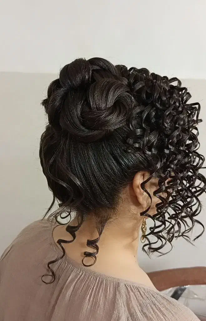 میکاپ و شینیون همراهی و عروس|خدمات آرایشگری و زیبایی|سبزوار, سیادتی|دیوار