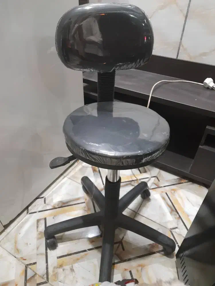 صندلی اوپن وصندلی چرخان وجلومبلی ومی عسلی|صندلی و نیمکت|لاهیجان, شقایق|دیوار