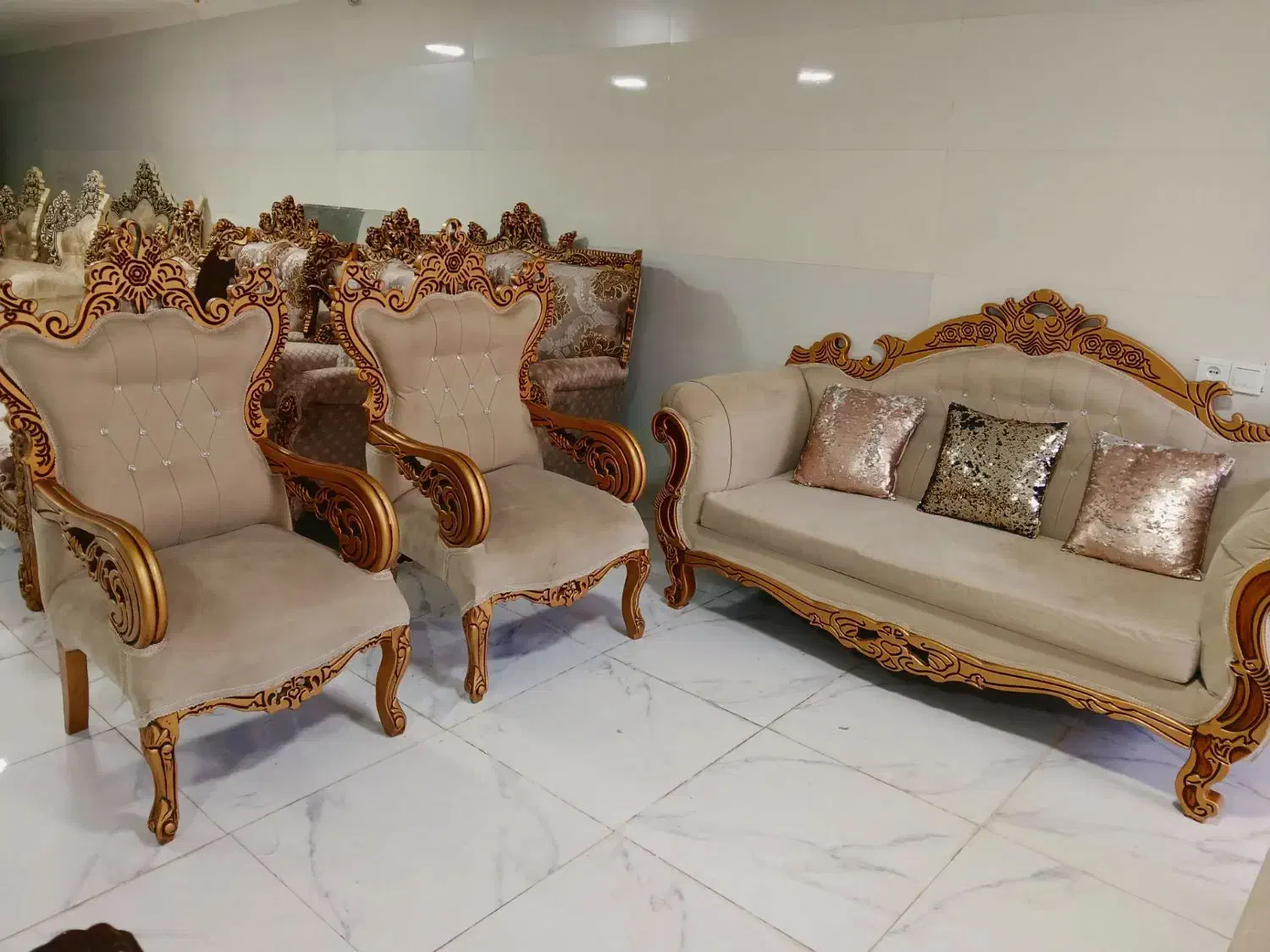 مبلمان|مبلمان خانگی و میز عسلی|کوهدشت, |دیوار