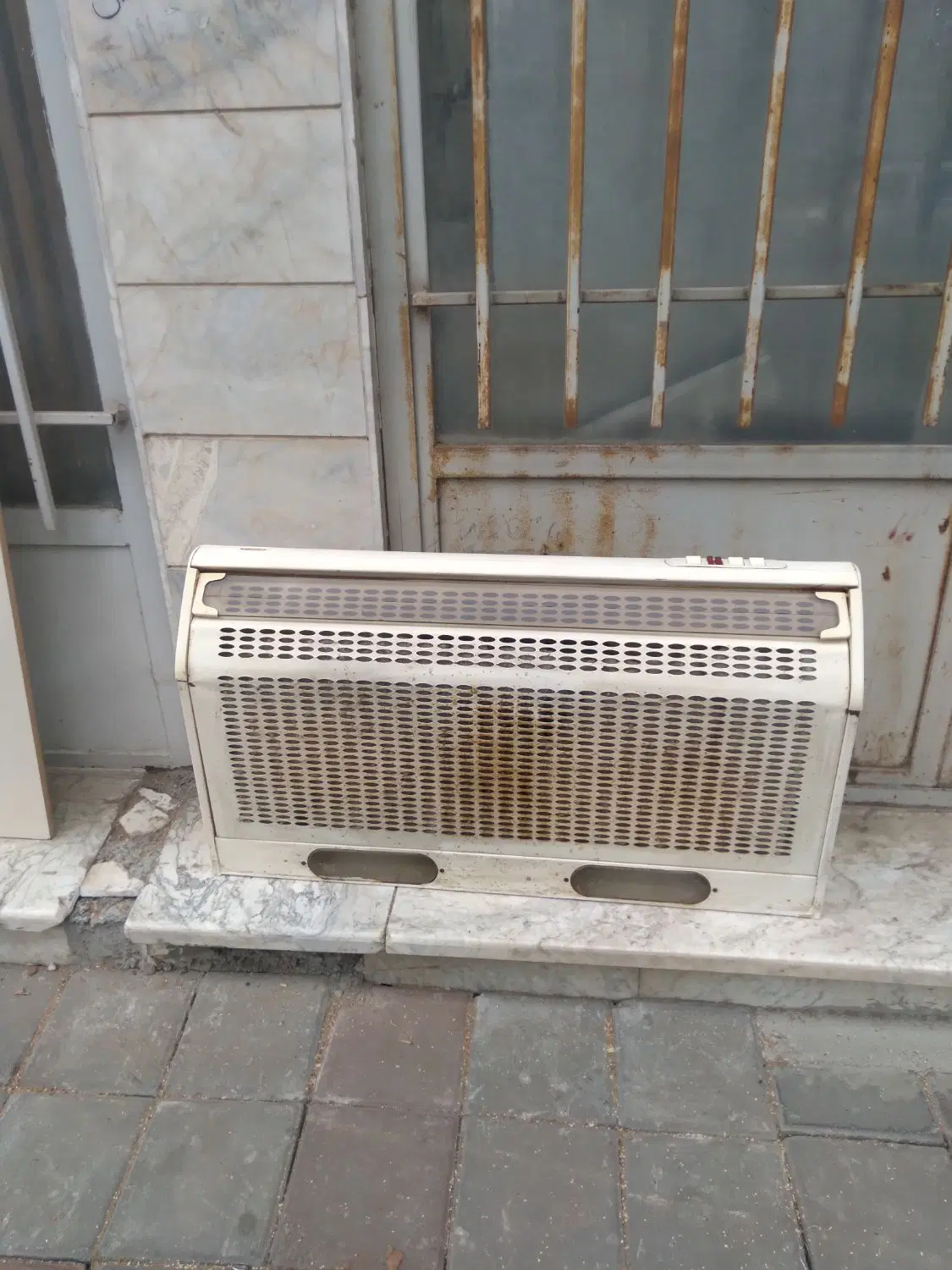 هود|هود|گرگان, |دیوار