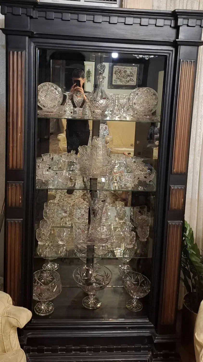 بوفه چوبی جادار باکیفیت بالا|بوفه، ویترین، کنسول|همدان, |دیوار