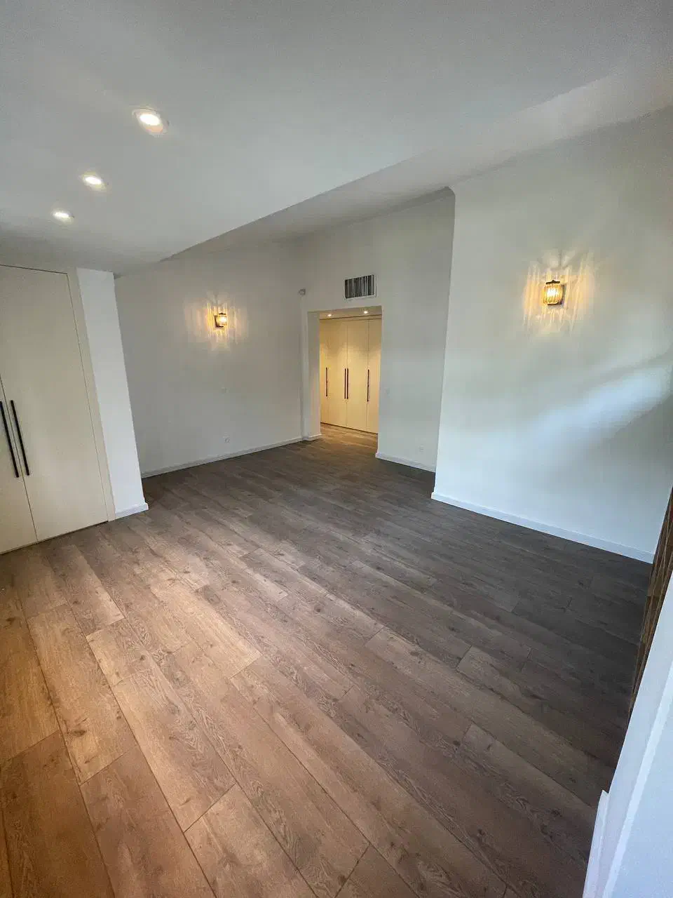 شهرک غرب ویلایی ۳۰۰متر/۴ خواب/ فول بازسازی شده