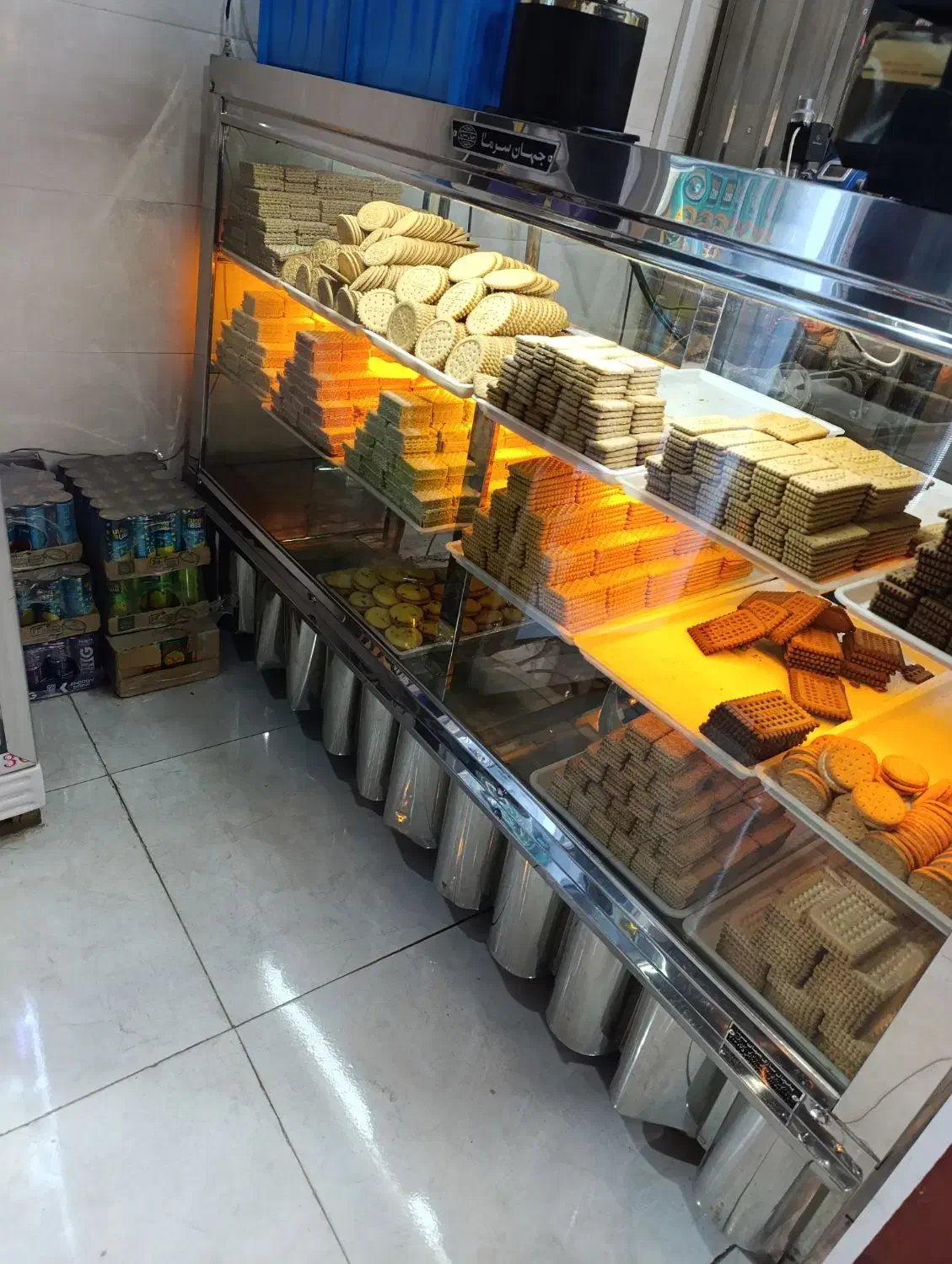 ویترین خشک قنادی|فروشگاه و مغازه|بروجرد, |دیوار