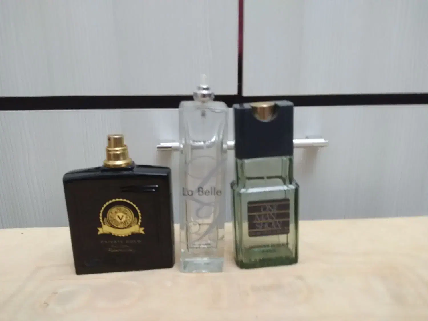 شیشه خالی ادکلن|آرایشی، بهداشتی، درمانی|تبریز, |دیوار