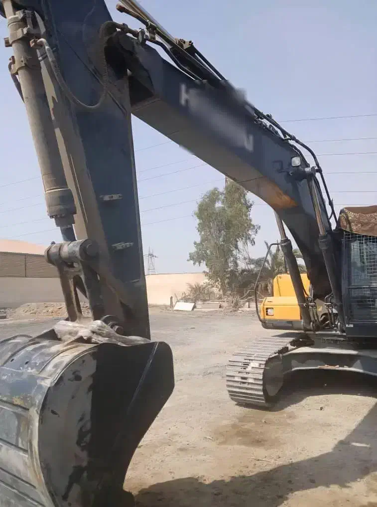بیل مکانیکی هیوندای ۲۱۰|خودرو سنگین|اهواز, زیتون کارمندی|دیوار