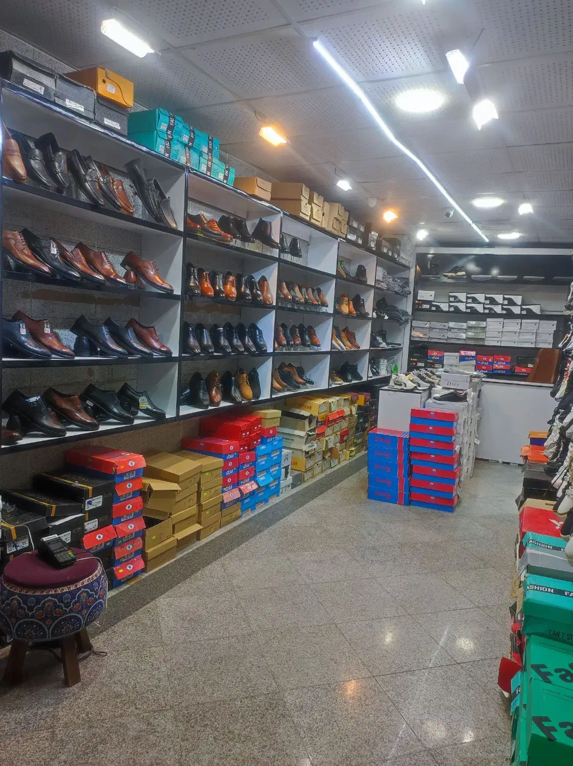 فروش دکور مغازه یا واگذاری امتیاز مغازه.|فروشگاه و مغازه|بهبهان, |دیوار