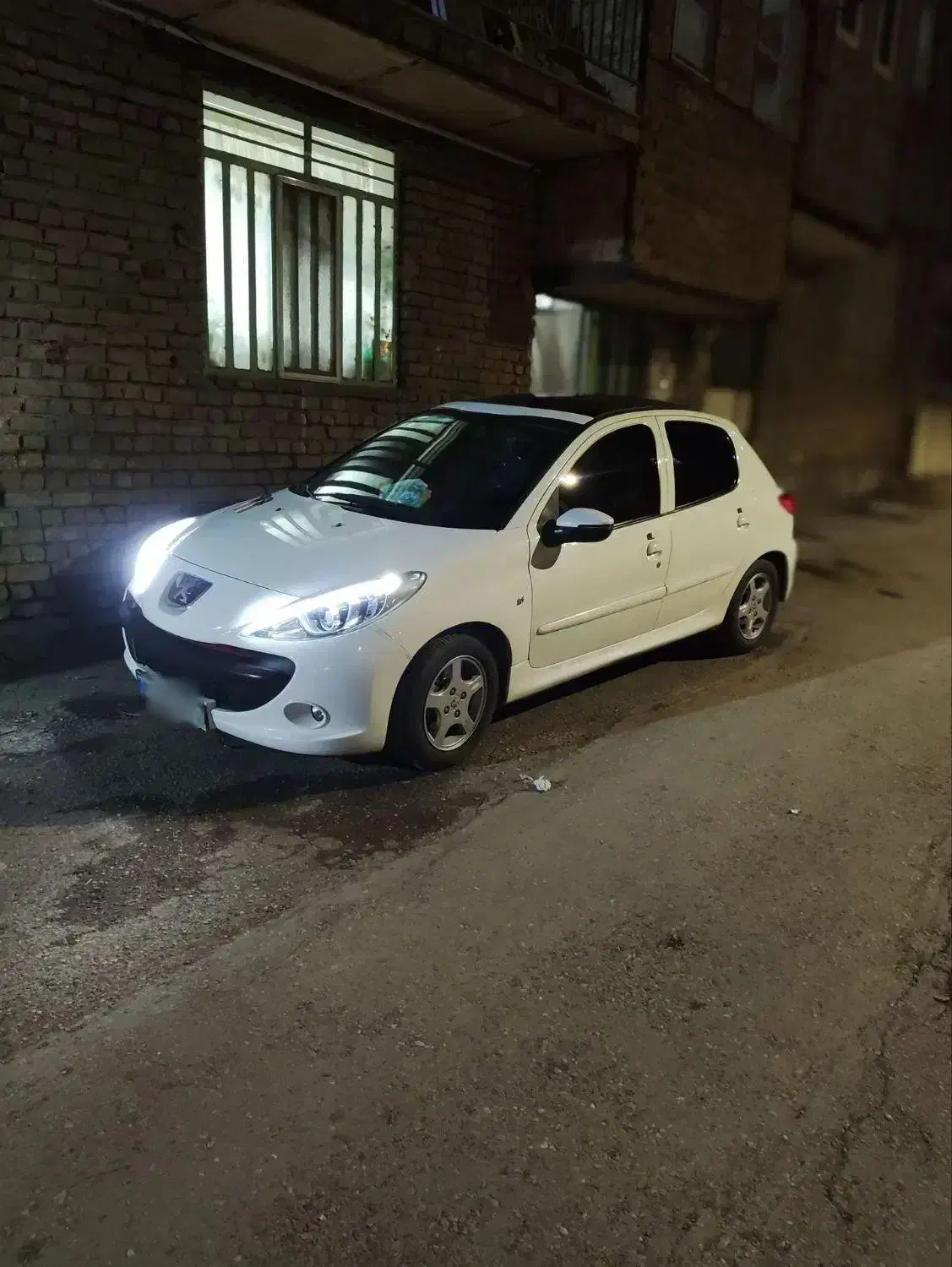 پژو207|خودرو سواری و وانت|نهاوند, |دیوار