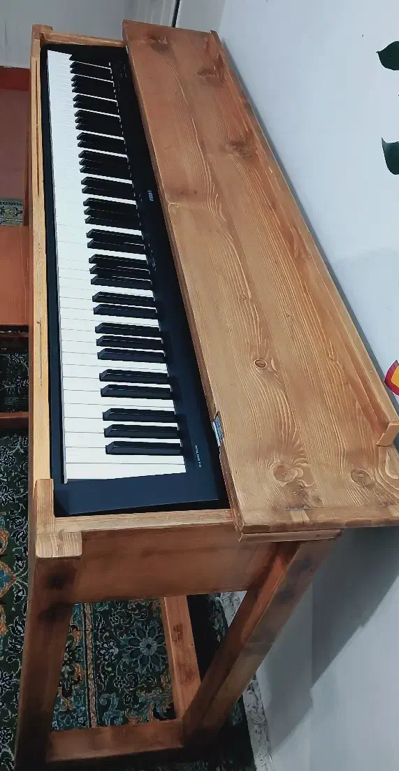 پیانو یاماها p45 به همراه پایه تمام چوب سفارشی|پیانو، کیبورد، آکاردئون|زنجان, |دیوار