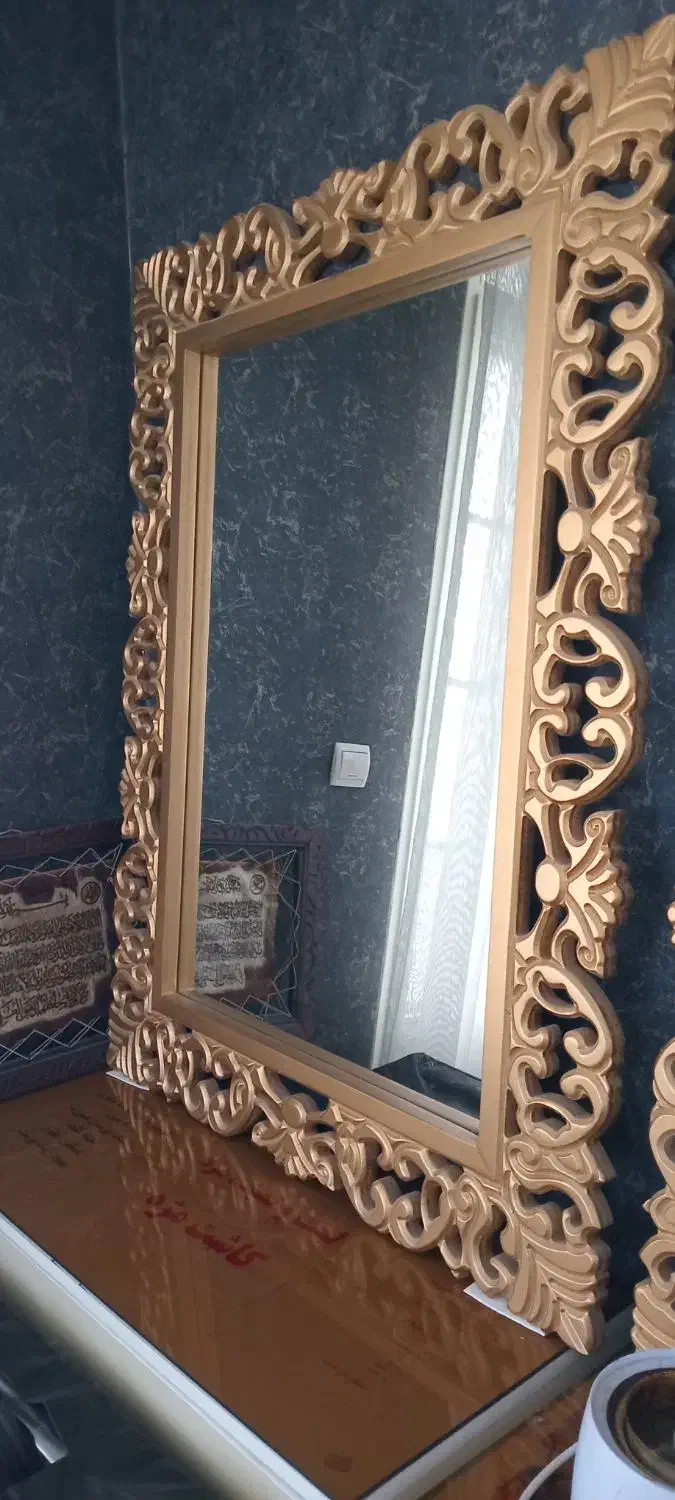 آئینه|آینه|تهران, سردارجنگل|دیوار