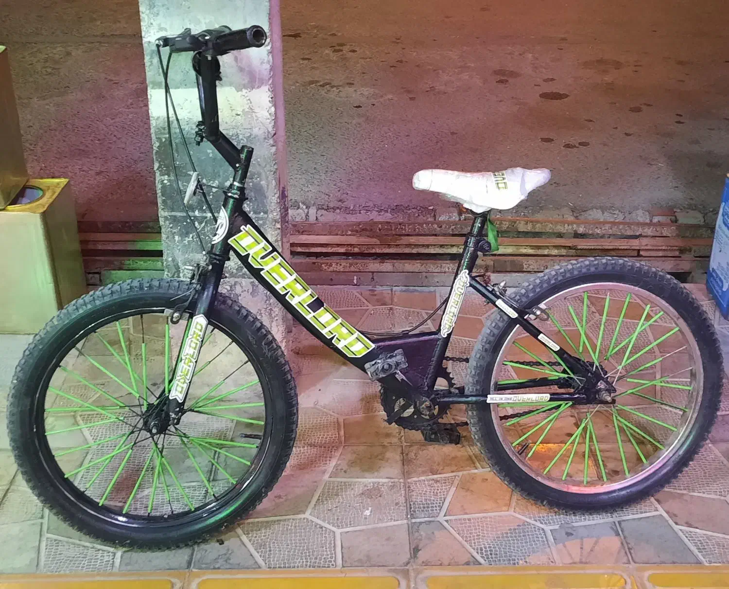 دوچرخه ۲۰|دوچرخه، اسکیت، اسکوتر|میانه, |دیوار