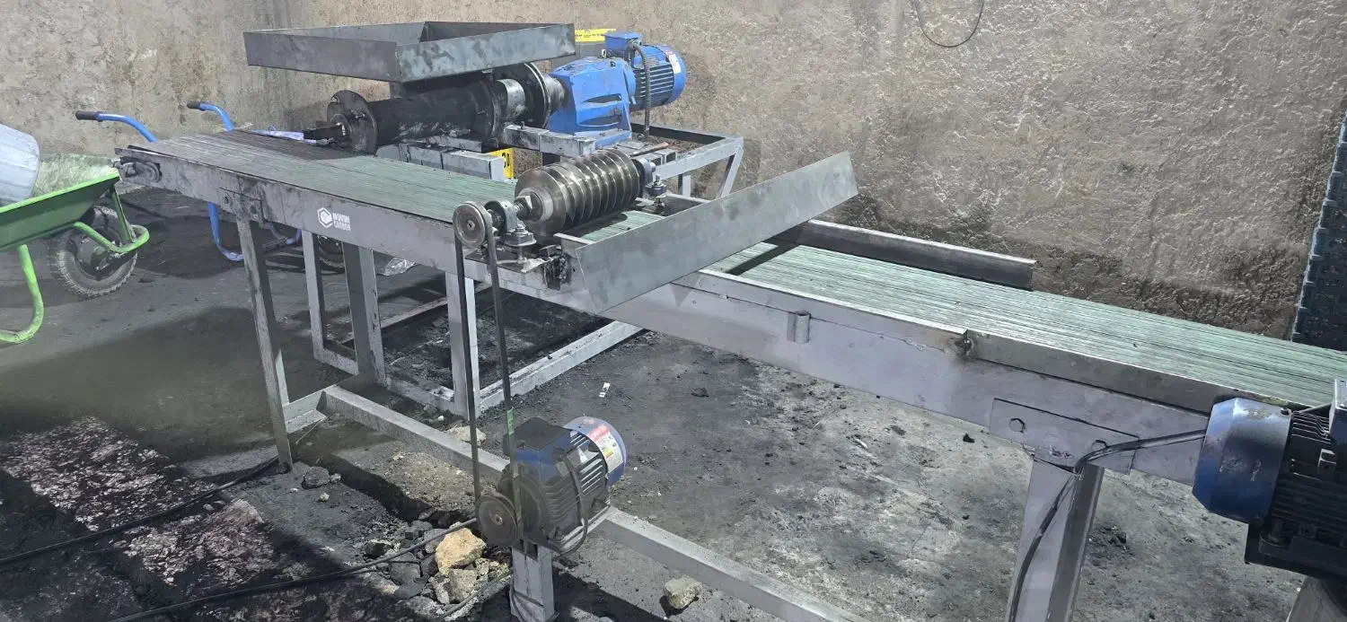 فروش کامل کارگاه زغال فشرده با کارگاه اجاره ای|ماشینآلات صنعتی|خمینیشهر, |دیوار