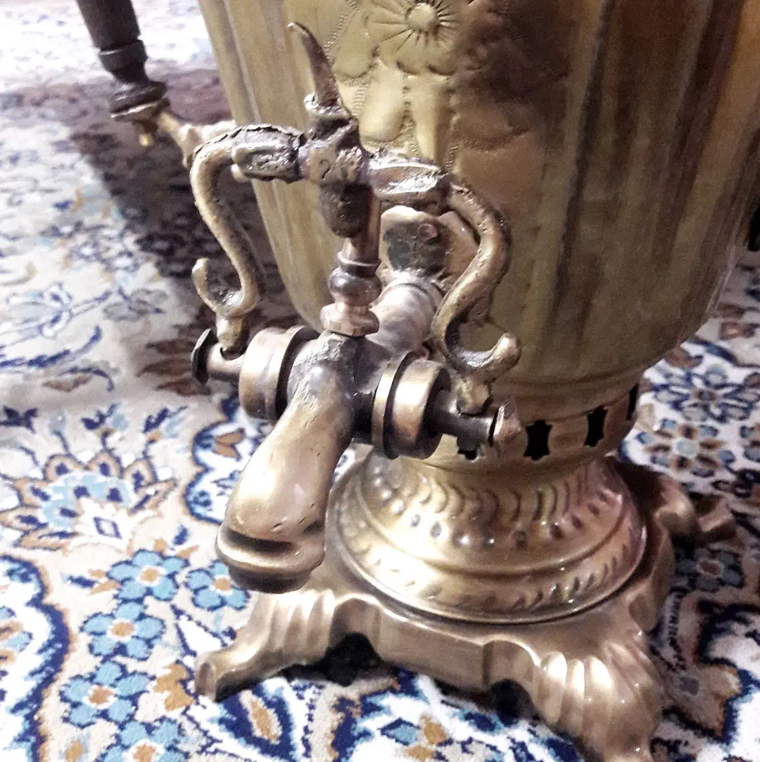 سماور برنجی ذغالی کار ۲۵ سال قبل تبریز نو نیم متری|سماور، چایساز، قهوهساز|قم, یخچال قاضی|دیوار