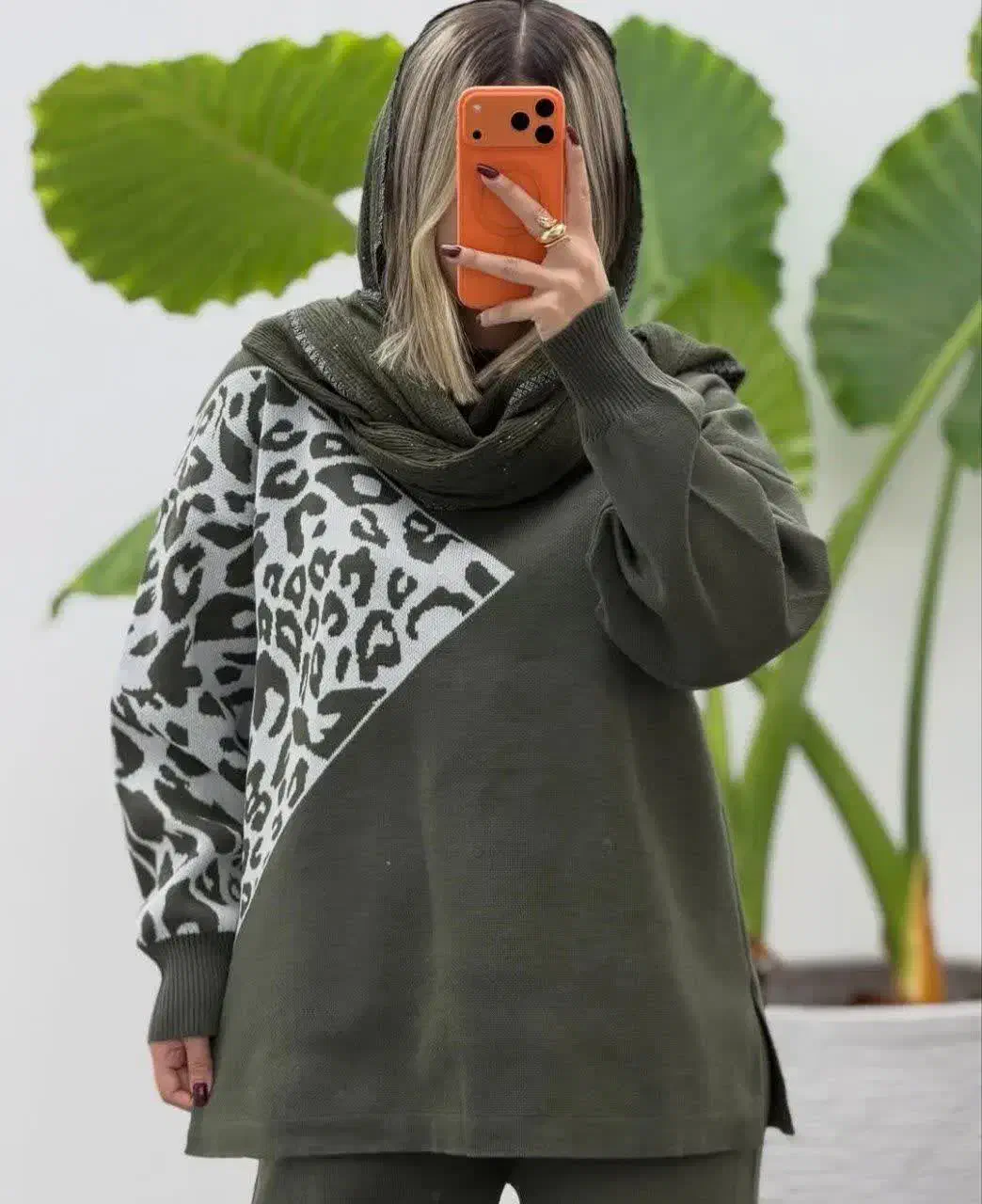 بافت پلنگی|لباس|قم, عمار یاسر|دیوار