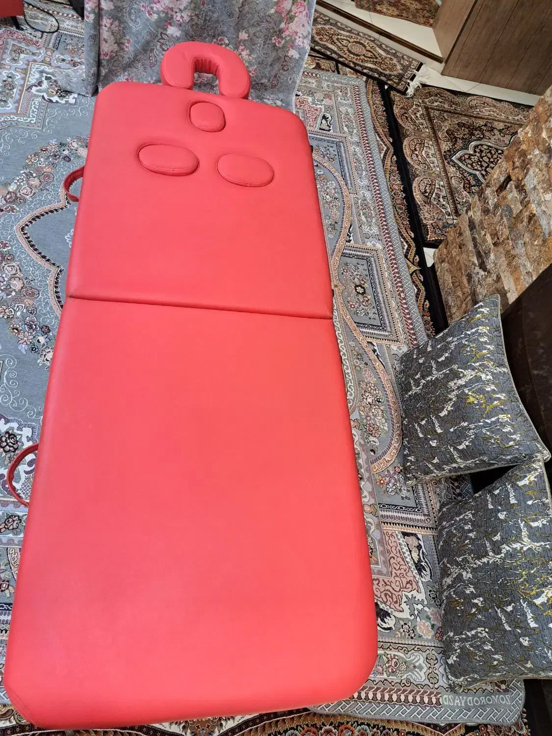 تخت ماساژ سالم و تمیز دو کاره|آرایشی، بهداشتی، درمانی|کرج, کرج نو|دیوار