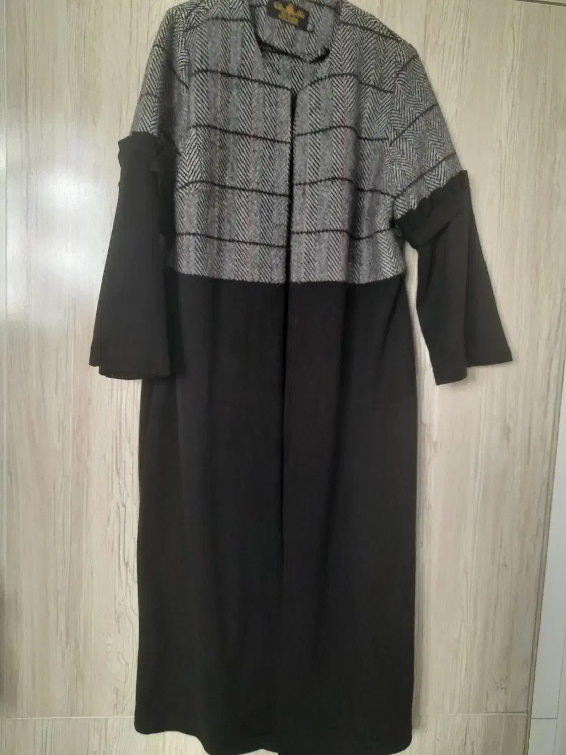 یه عدد پالتو زنانه شیک وتمیز|لباس|خرم‌آباد, |دیوار