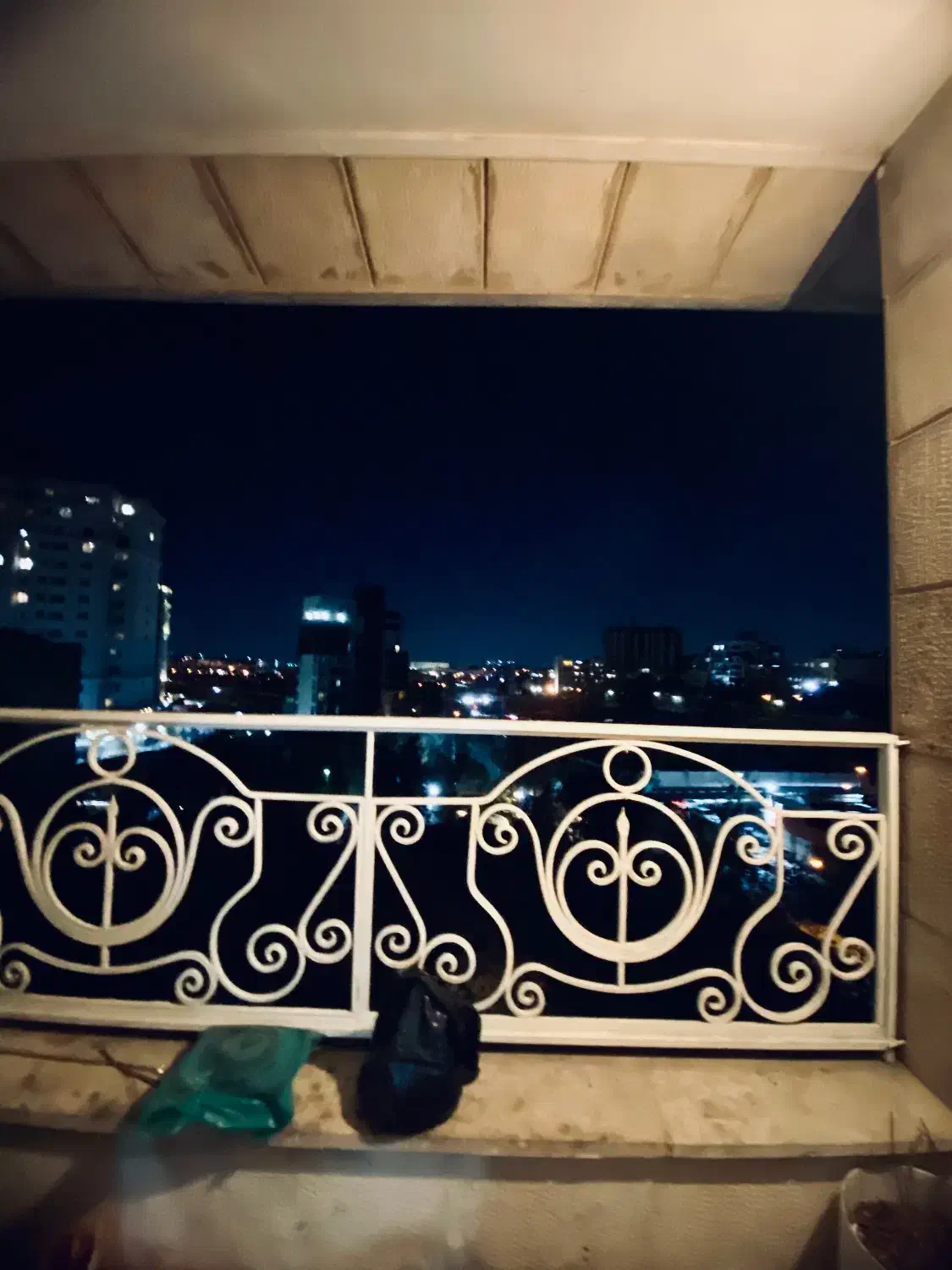 واحد ۱۰۰ متری گلچین جنوبی برج گلستان