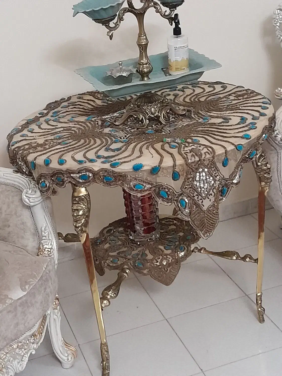 میز گرد دوطبقه برنزی سنگین|مبلمان خانگی و میز عسلی|تبریز, |دیوار