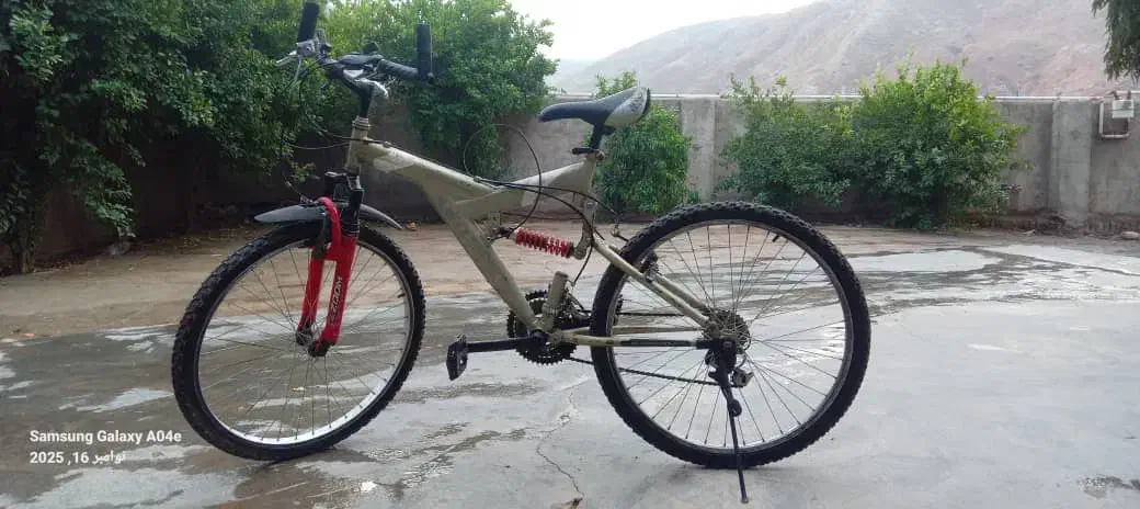 دوچرخه ۲۶ فنر وسط|دوچرخه، اسکیت، اسکوتر|دره شهر, |دیوار