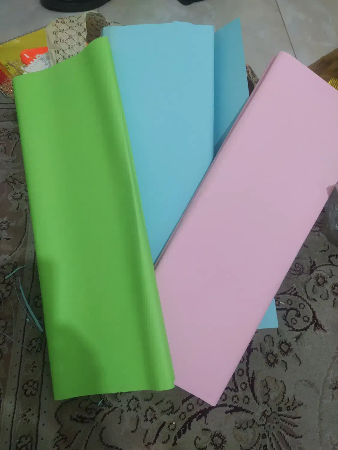 مقوا رنگی و کاغذ رنگی و کاربن آبی|لوازم التحریر|پردیس, فاز ۴|دیوار