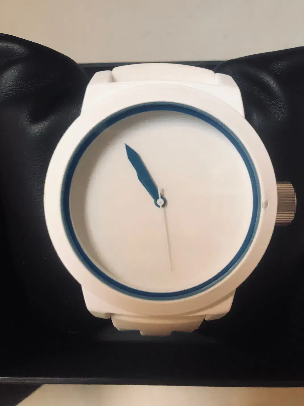 جت ست|ساعت|تهران, فلسطین (میدان انقلاب)|دیوار