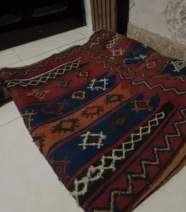 گلیم مَفرش (فَرمَش) قدیمی دونه ای شش میلیون|گلیم، جاجیم، گبه|تهران, بلورسازی|دیوار