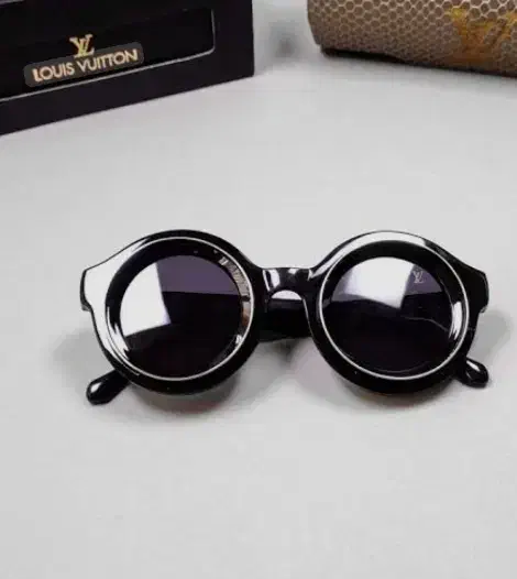 عینک آفتابی لویی ویتون|زیورآلات و اکسسوری|یاسوج, |دیوار