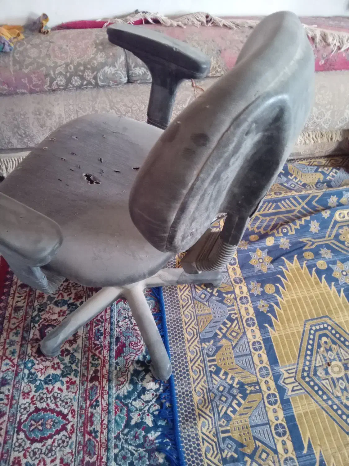 صندلی چرخ دار|صندلی و نیمکت|هیرمند, |دیوار