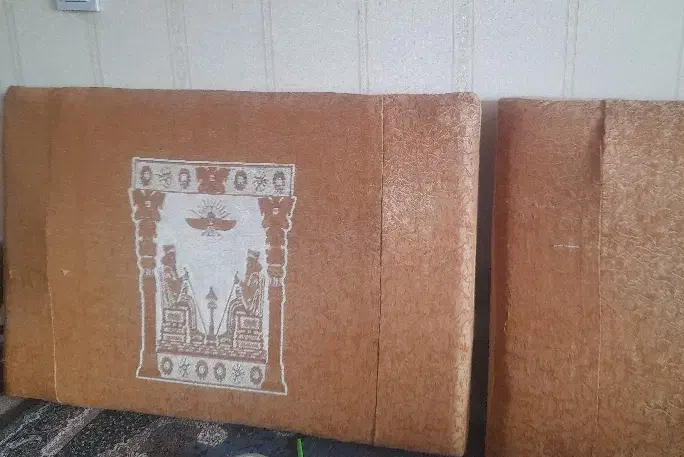 یک جفت پشتی|پشتی|خرم‌آباد, |دیوار