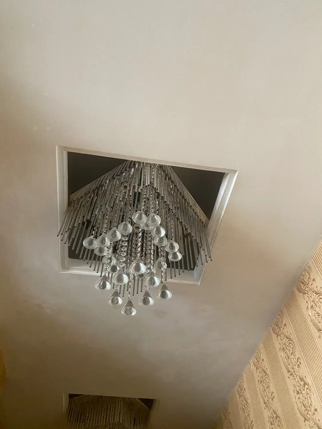 سه عدد لوستر رنگی رنگی و یک عدد پرده کریستال|لوستر و چراغ آویز|تهران, مجیدآباد|دیوار