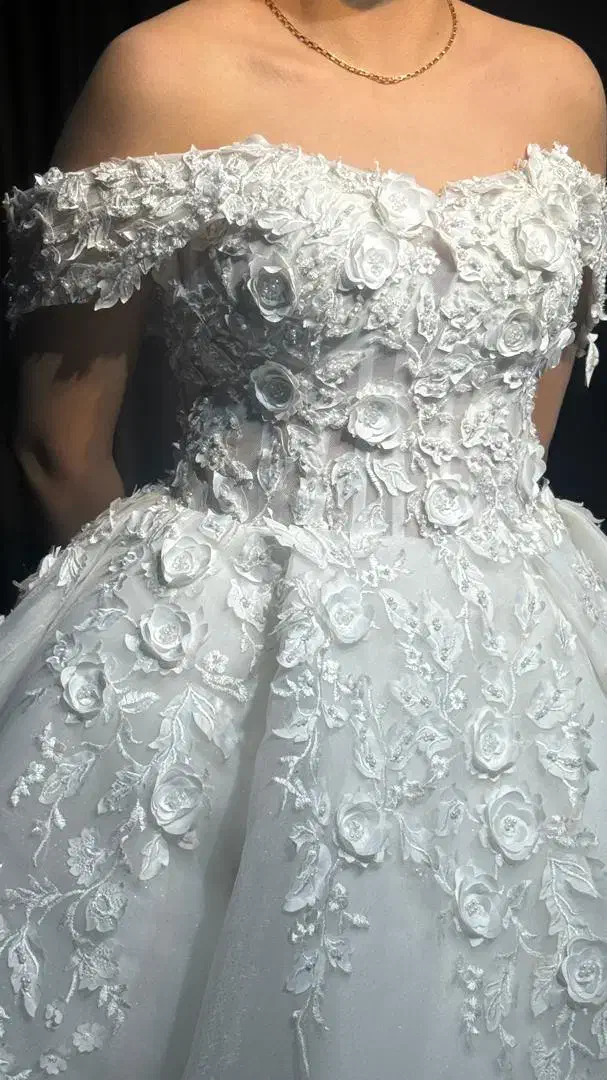 فروش ویژه لباس عروس تور و تاج به قیمت اجاره|لباس|شیراز, کلاهدوز|دیوار