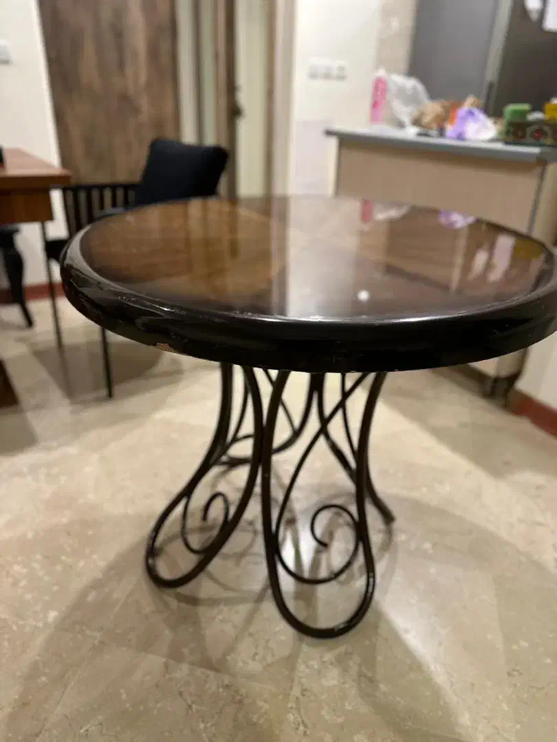 میز گرد|میز و صندلی غذاخوری|تهران, سوهانک|دیوار