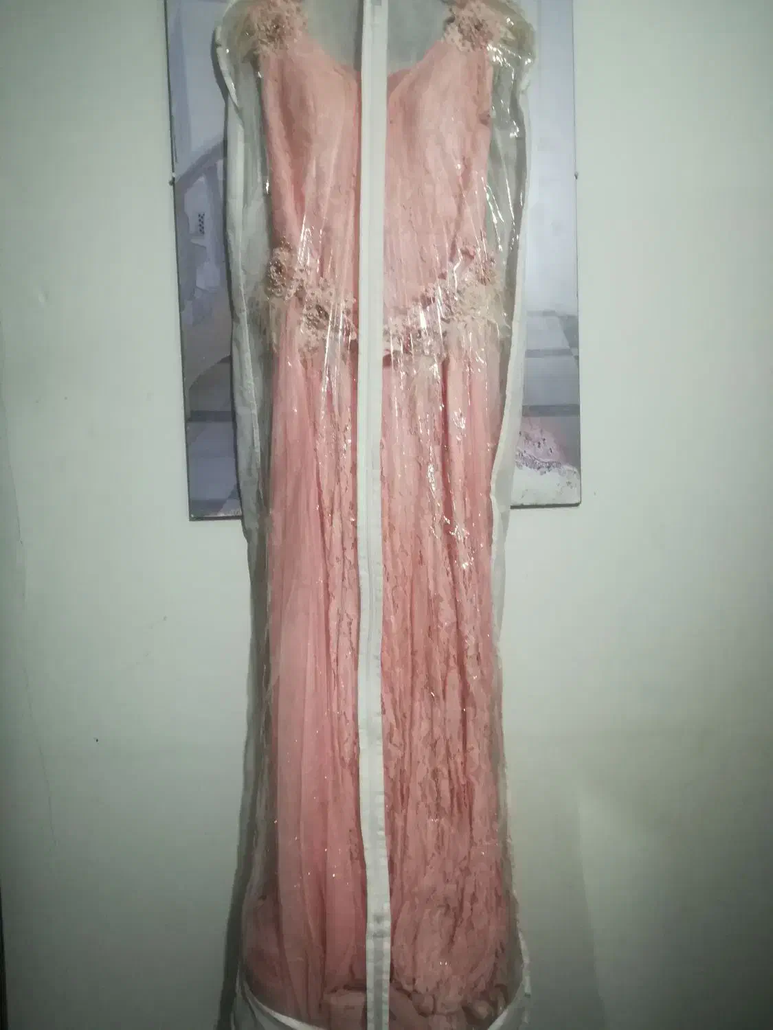 لباس مجلسی|لباس|شیراز, قلعه نو|دیوار