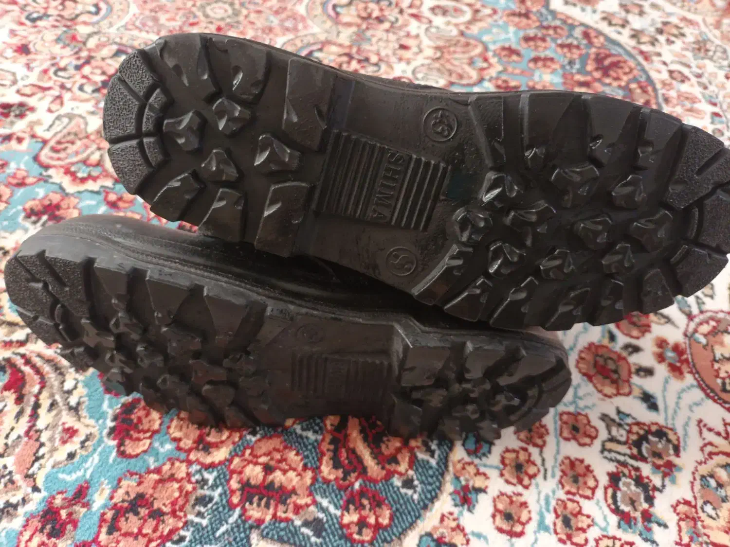 پوتین  سربازی|کیف، کفش، کمربند|سراب, |دیوار