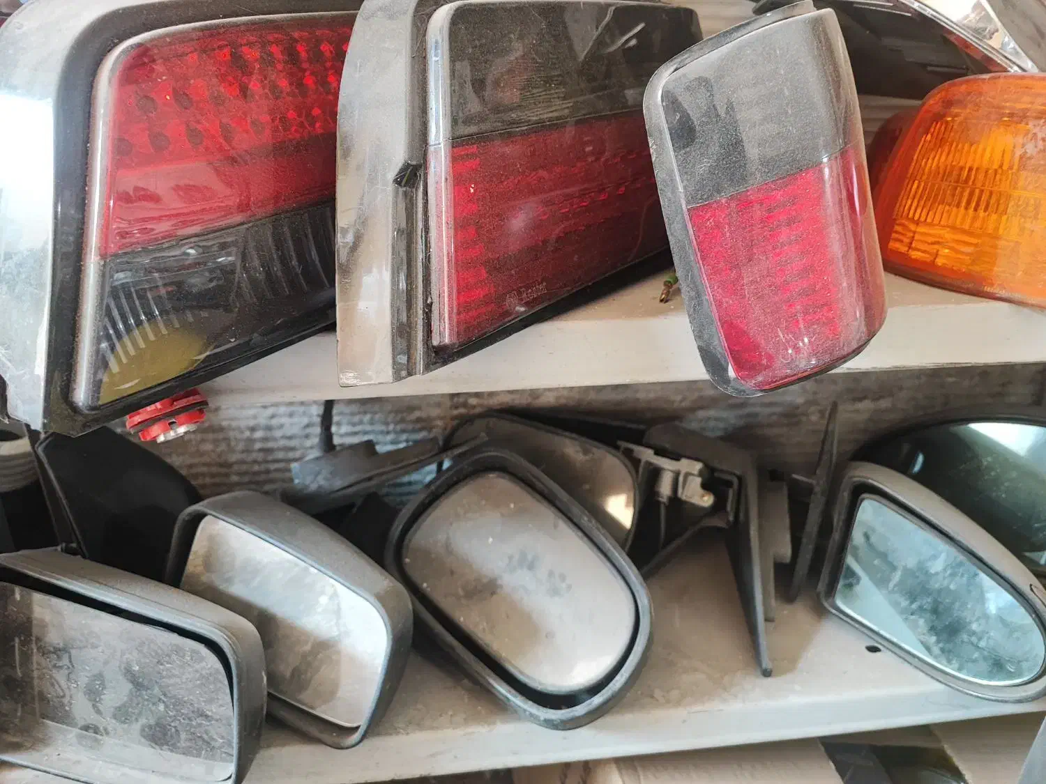 لوازم چراغ خودرو بدلیل تغییر شغل یکجا بفروش میرسد|قطعات یدکی و لوازم جانبی|تهران, مظاهری|دیوار